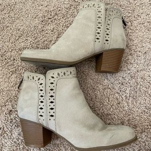 Indigo Rd Gray Booties
